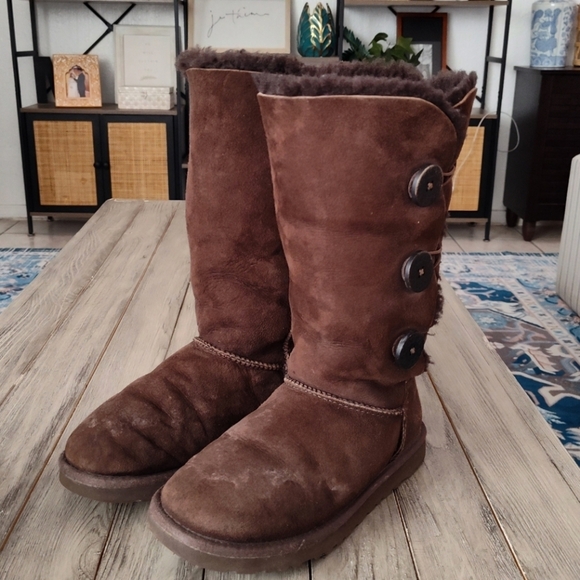 UGG SUEDE TALL BOOT IN BROWN SIZE WOMANS 7 - Picture 1 of 15